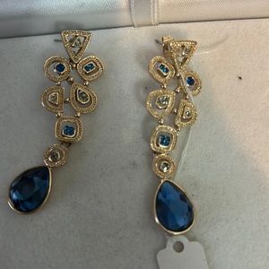Just in- dangle earrings